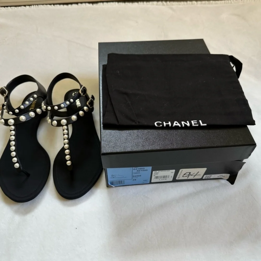 ‼️SOLD‼️Chanel Sandals - Picture 4 of 6